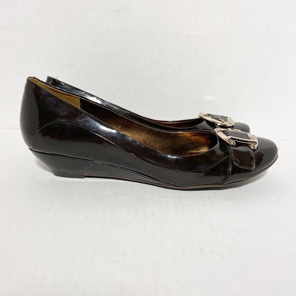 Nine West Women Caged‎ Patent Leather Flat 7.5M Gold Buckle - Picture 1 of 12
